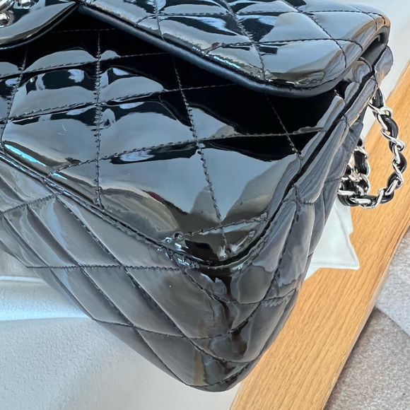 AUTHENTIC Chanel Classic Flap - Jumbo - Picture 6 of 8